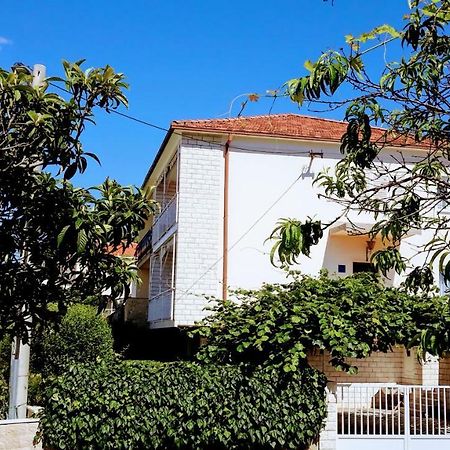 Apartment Ivo Трогир Екстериор снимка