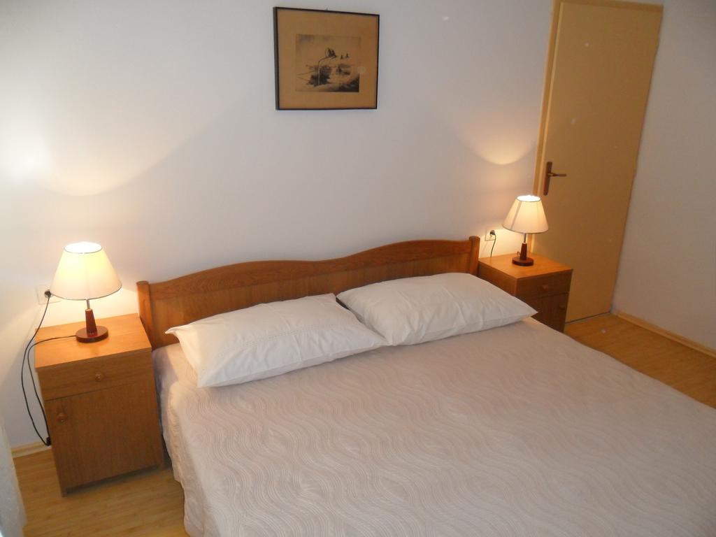 Apartment Ivo Трогир Екстериор снимка