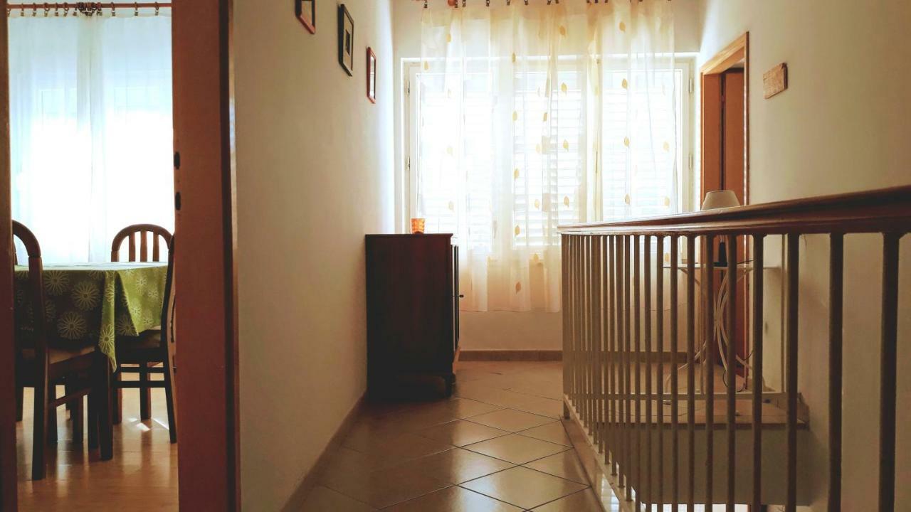 Apartment Ivo Трогир Екстериор снимка